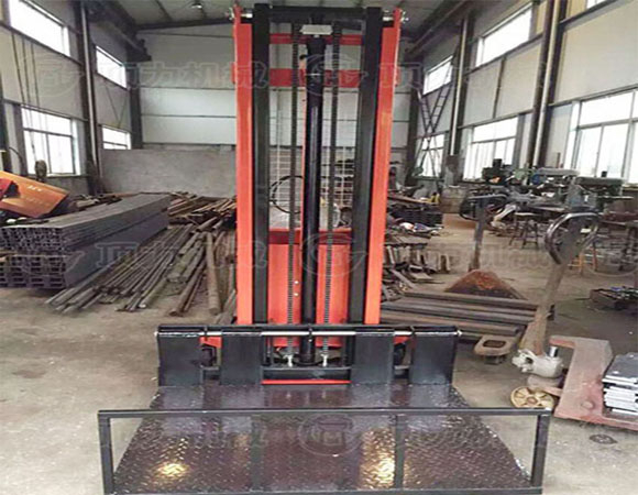 全電動(dòng)堆高車(chē)